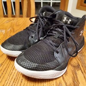 Under Armour Boys GS Jet 2019 3022121-001 Black Basketball Shoes Size 7Y